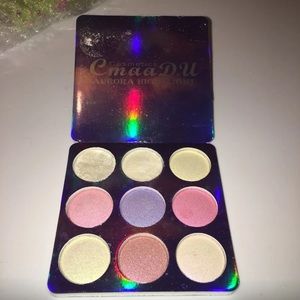 Cmaadu Cosmetics highlighter palette